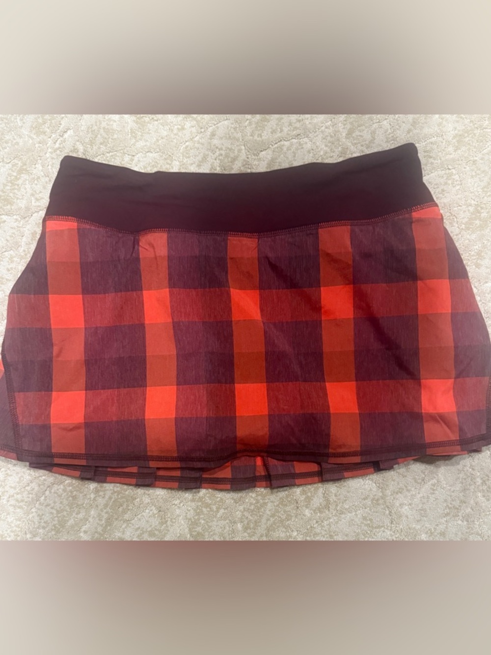 Lululemon RARE Pace Setter Skort SZ 6 CUTE Red/Burgundy Check, great Condition